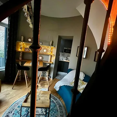 Atypique, Le Donjon Apartment